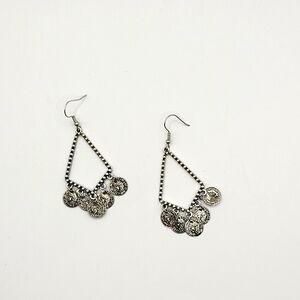 Drop dangle earrings